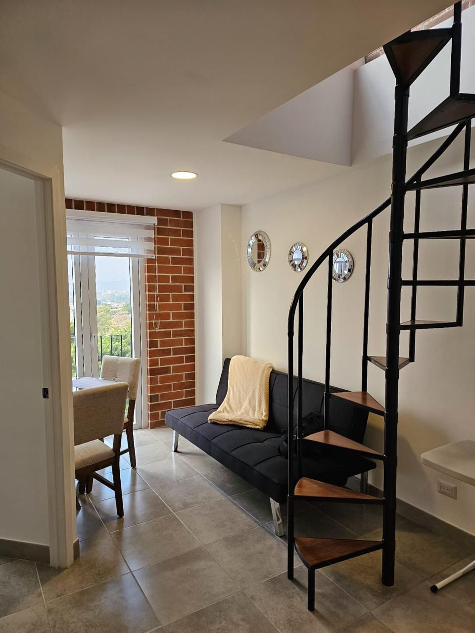 whatsapp image 2025 10 14 at 6.02.59 pm (2)