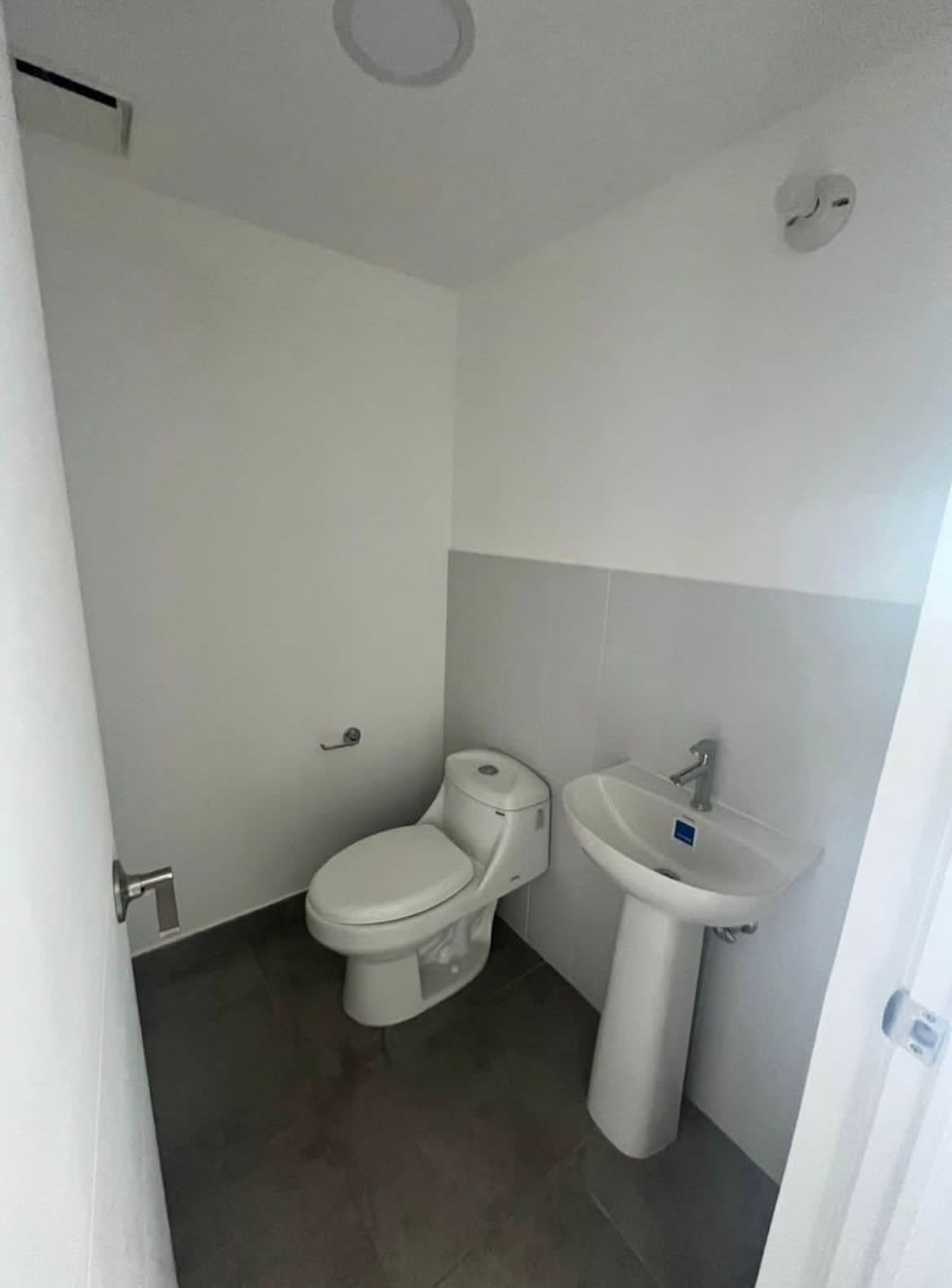 whatsapp image 2025 10 20 at 12.18.44 pm